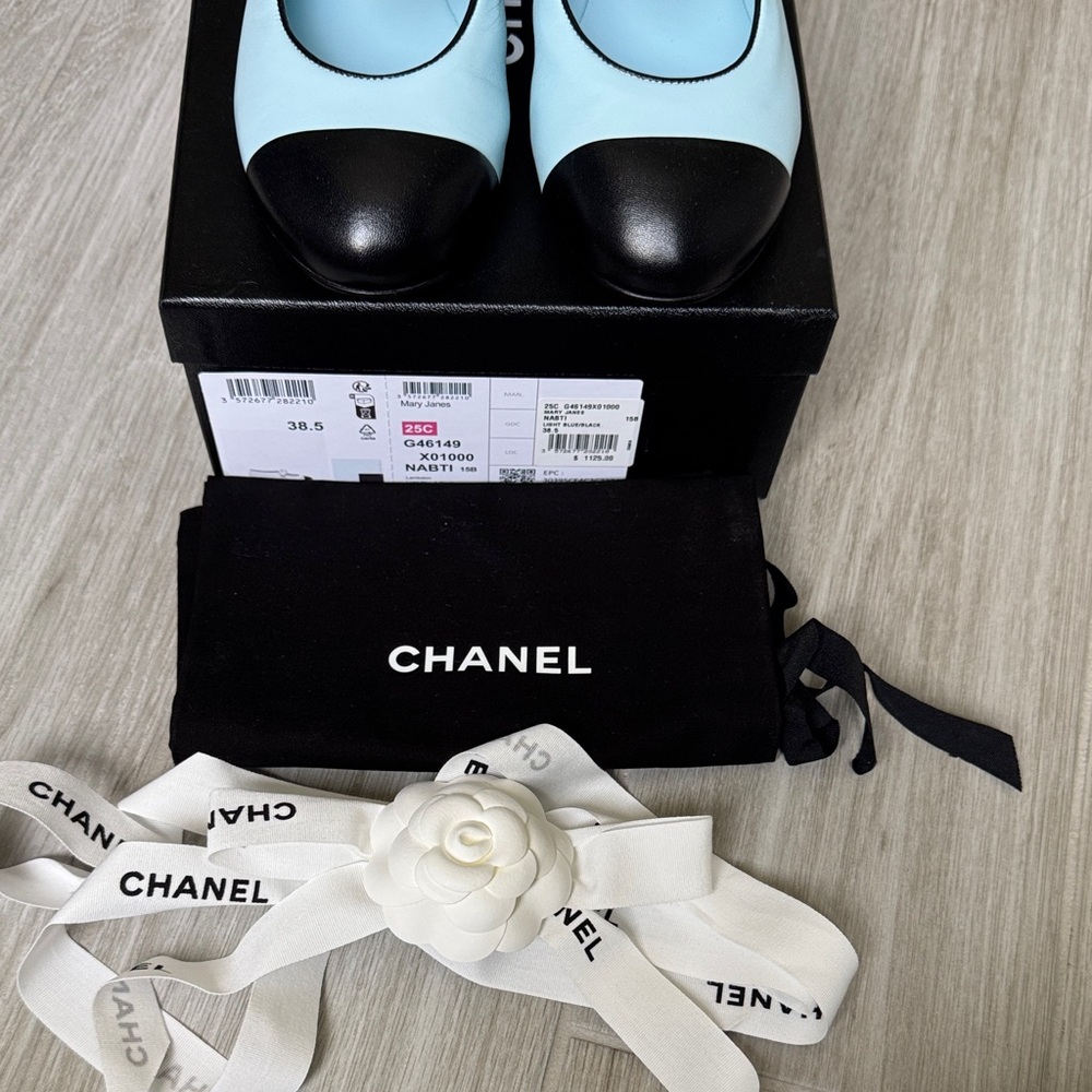 CHANEL Women's Light Blue and Black Flats with Bow - Picture 3 of 7